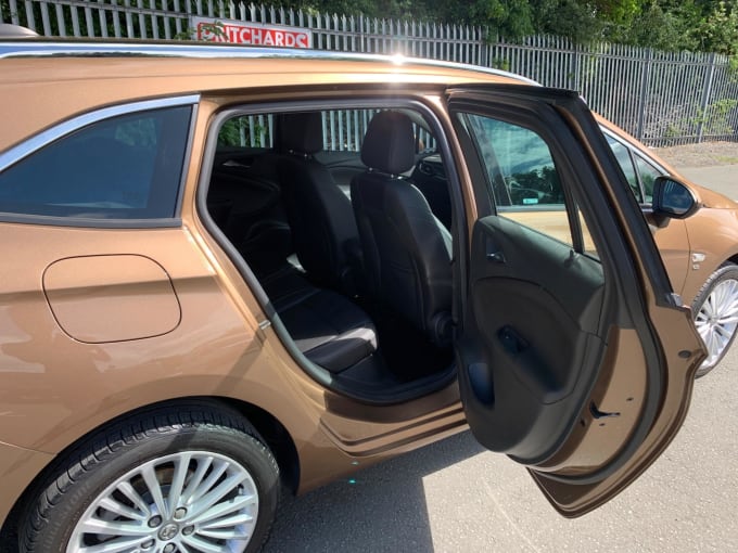 2025 Vauxhall Astra
