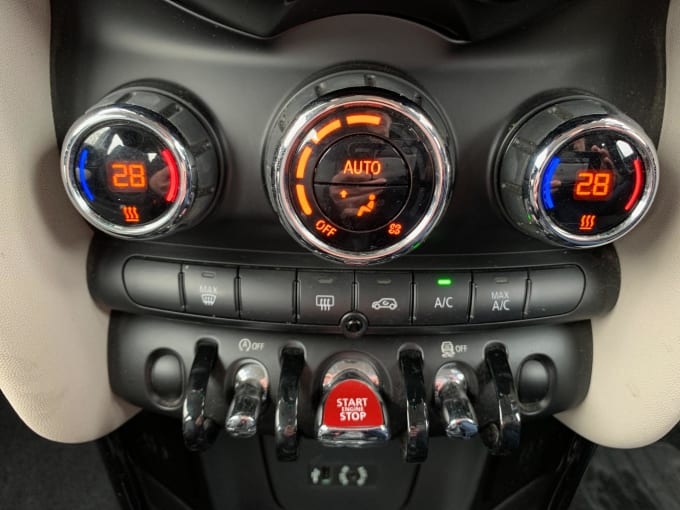 2025 Mini Hatch