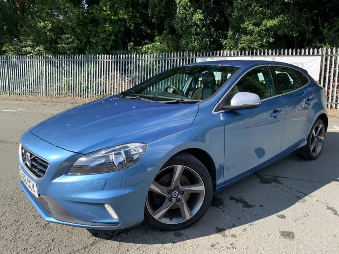 2024 Volvo V40