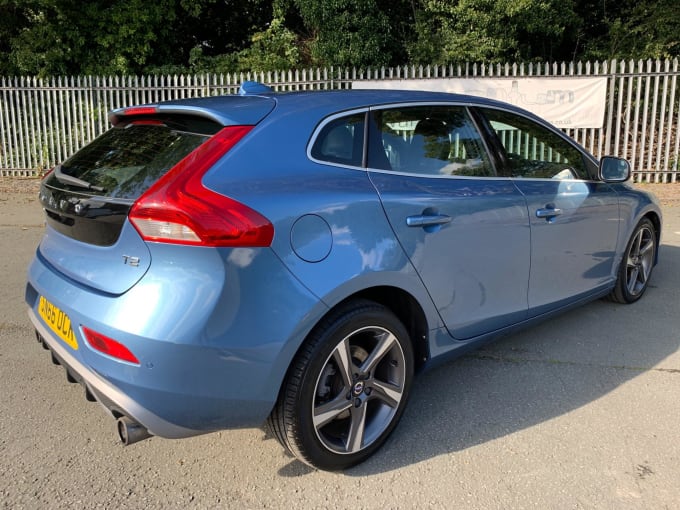 2024 Volvo V40