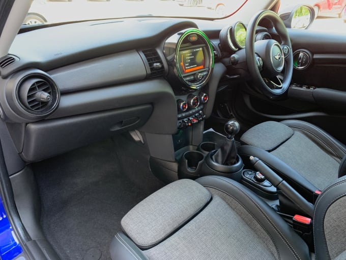 2025 Mini Hatch