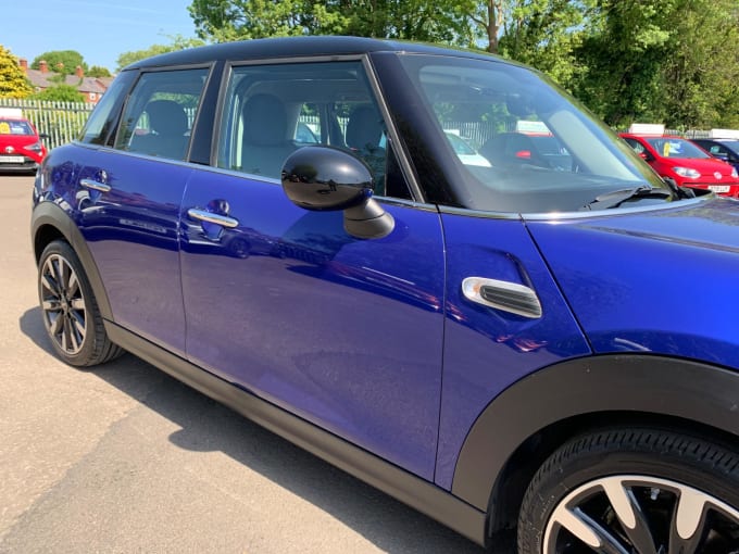 2025 Mini Hatch