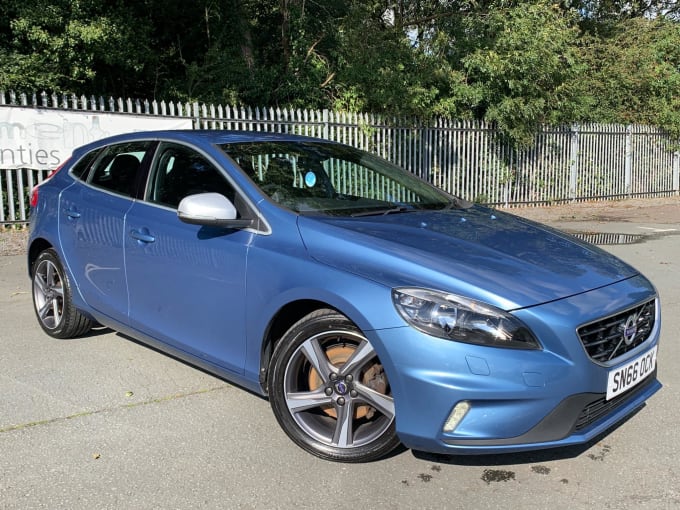 2024 Volvo V40