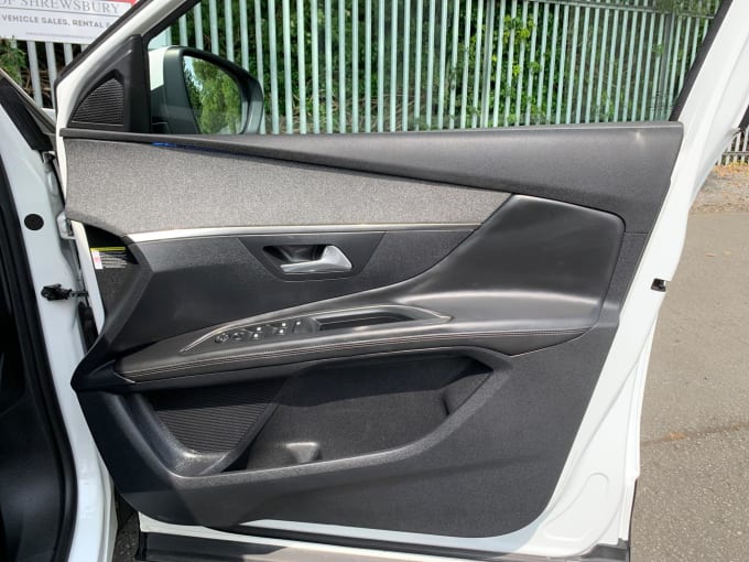 2025 Peugeot 3008