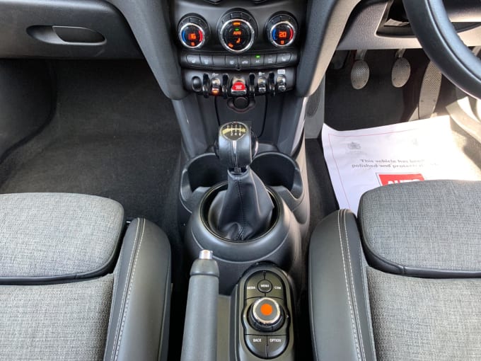 2025 Mini Hatch