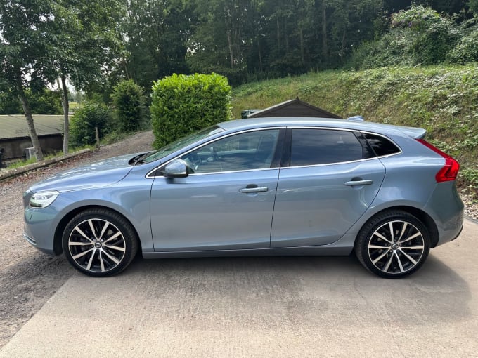 2018 Volvo V40