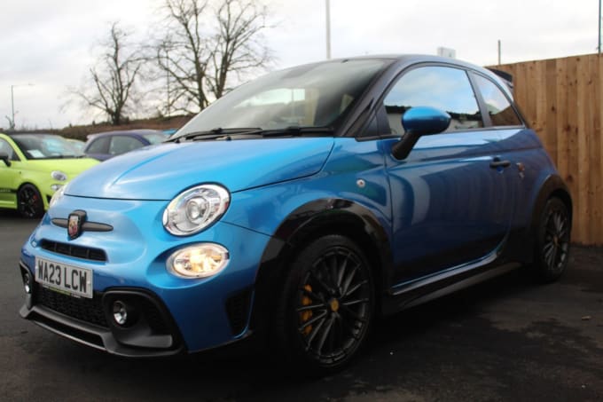 2025 Abarth 695