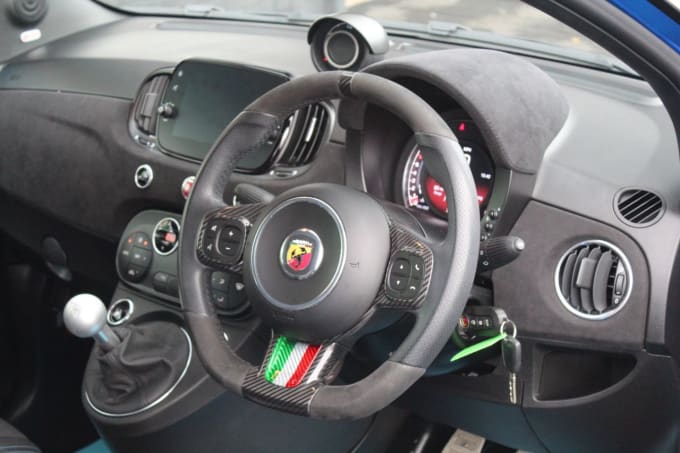 2025 Abarth 695