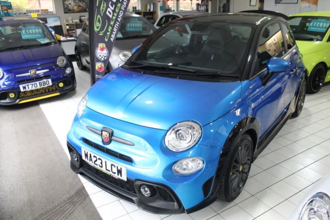 2025 Abarth 695