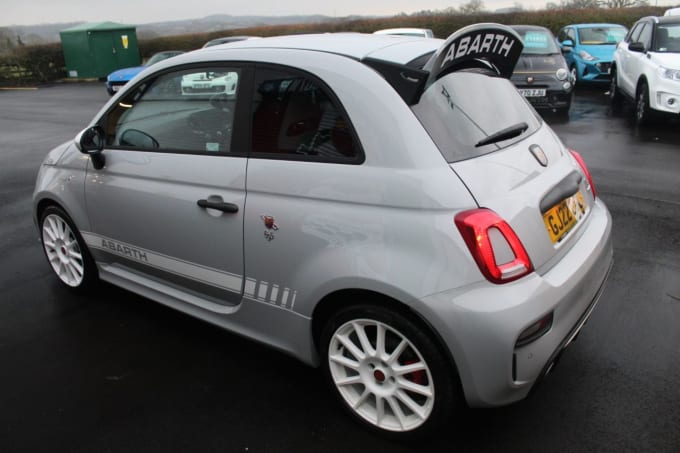 2025 Abarth 695