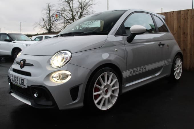 2025 Abarth 695