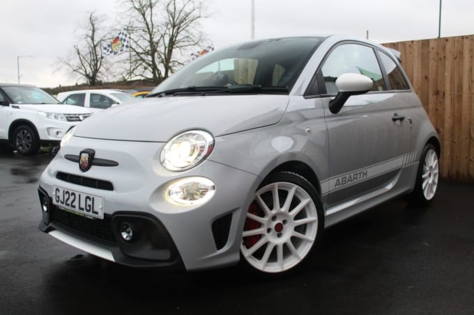 2025 Abarth 695