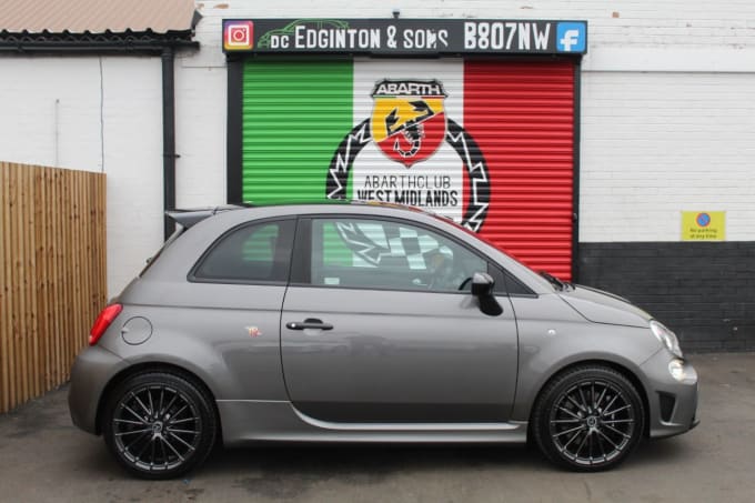 2025 Abarth 695