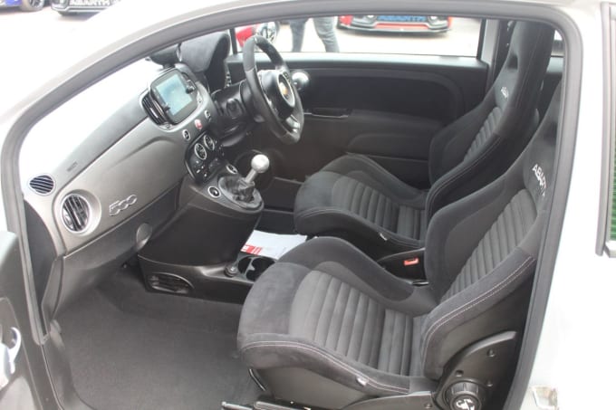 2025 Abarth 595