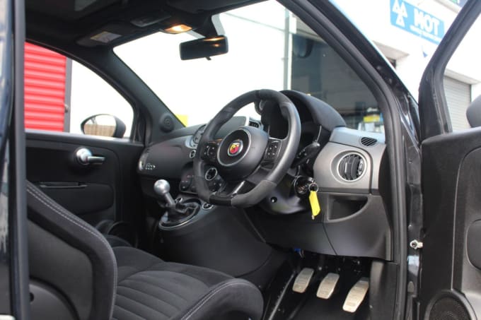 2025 Abarth 595