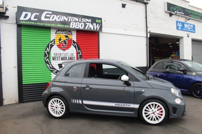 2025 Abarth 595