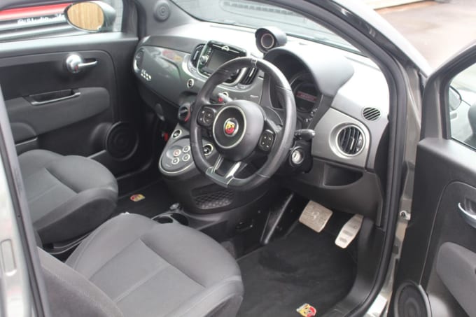 2025 Abarth 595