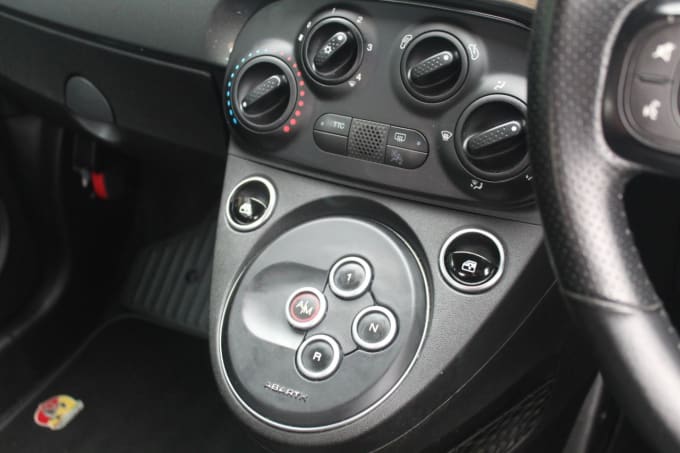 2025 Abarth 595