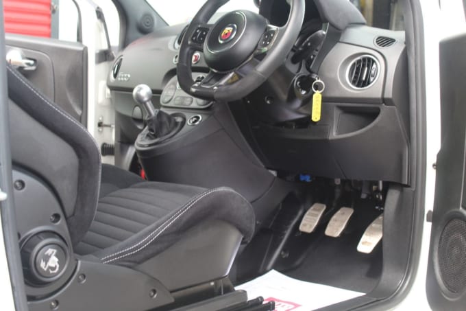 2025 Abarth 595