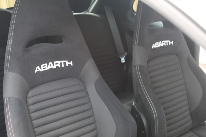 2025 Abarth 595