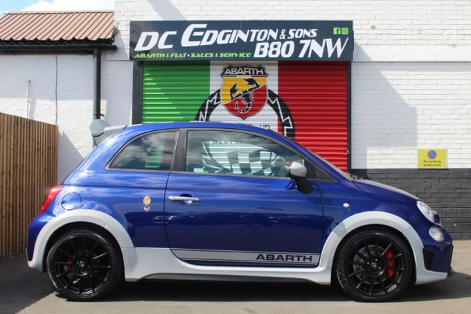 2025 Abarth 695