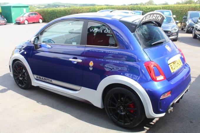 2025 Abarth 695
