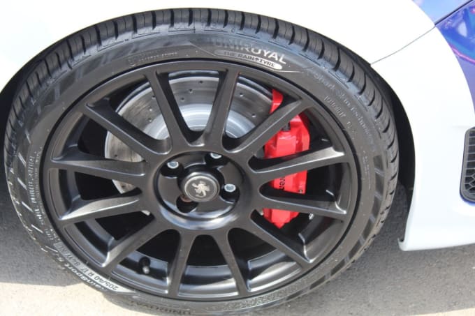 2025 Abarth 695