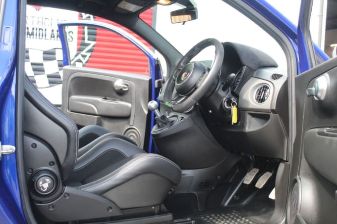 2025 Abarth 695