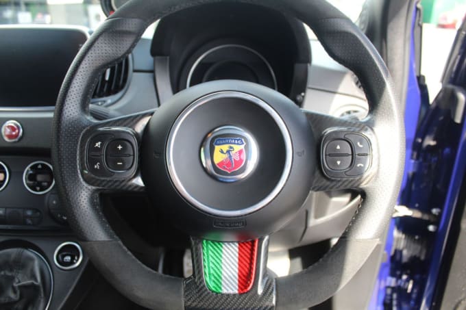 2025 Abarth 695
