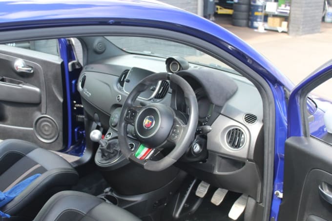 2025 Abarth 695