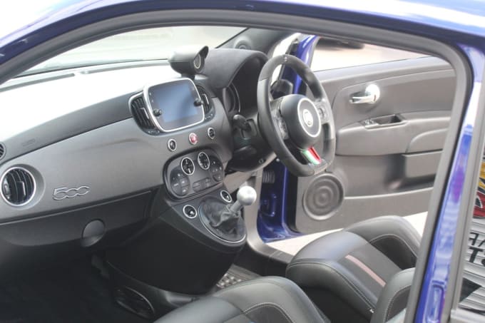 2025 Abarth 695