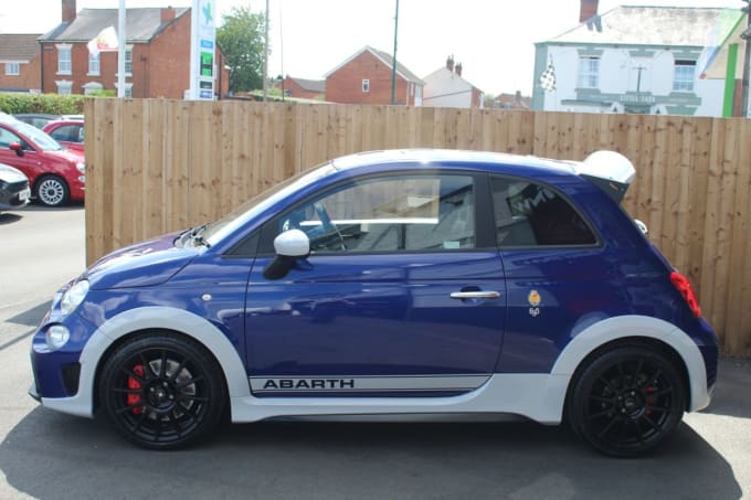 2025 Abarth 695