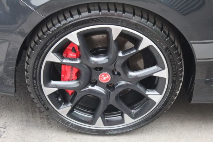2025 Abarth 595c
