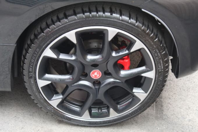 2025 Abarth 595c