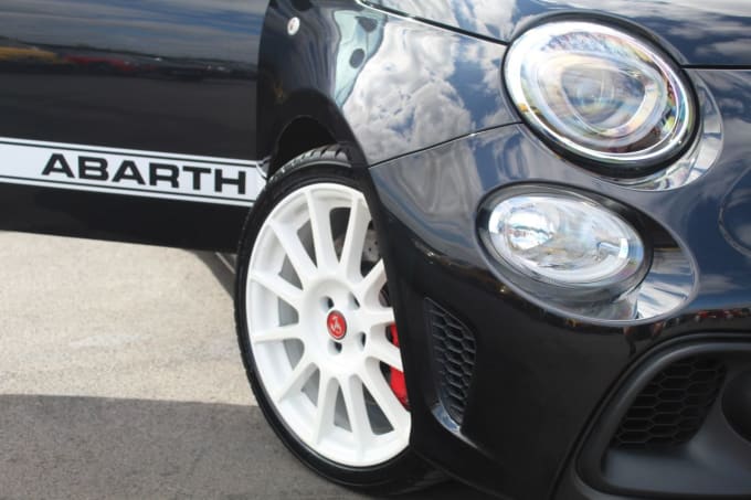 2025 Abarth 595
