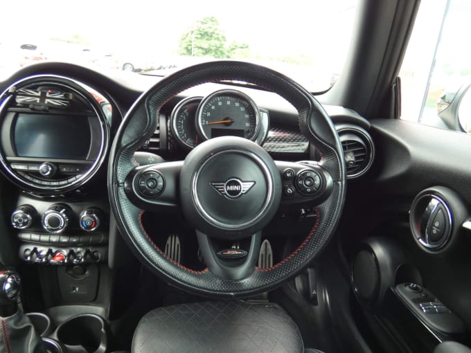 2019 Mini Hatch