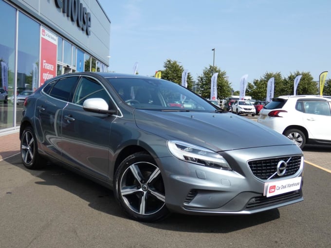 2019 Volvo V40