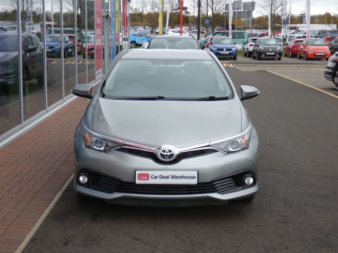 2016 Toyota Auris