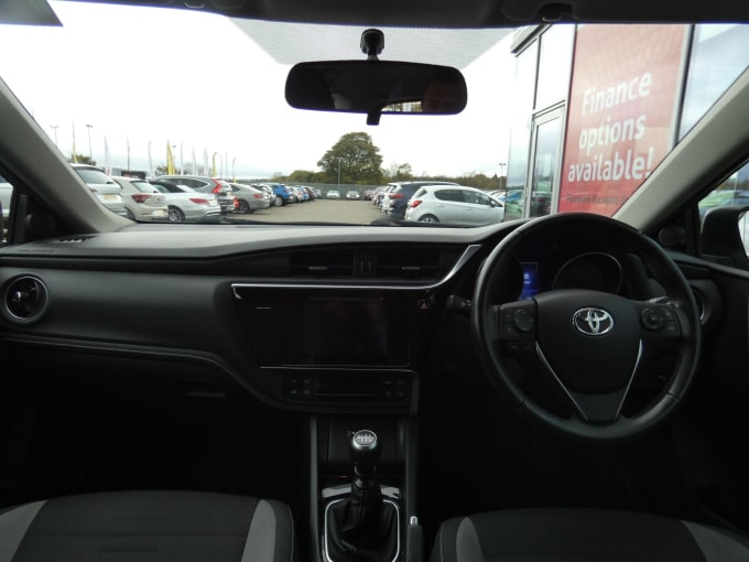 2016 Toyota Auris