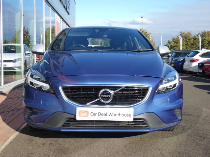 2017 Volvo V40