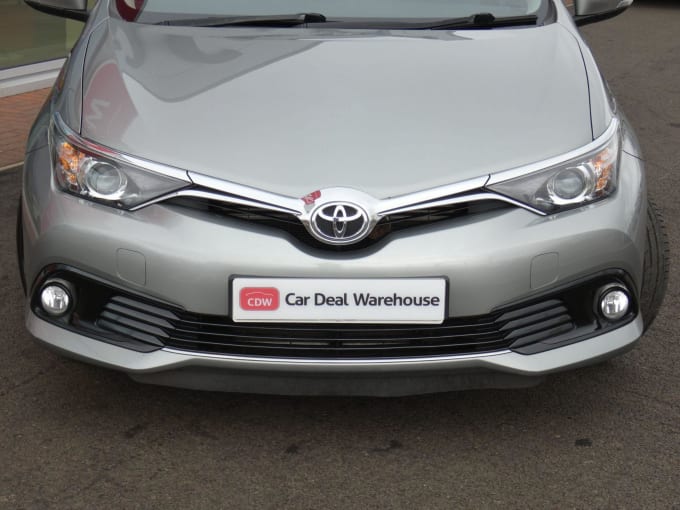 2016 Toyota Auris