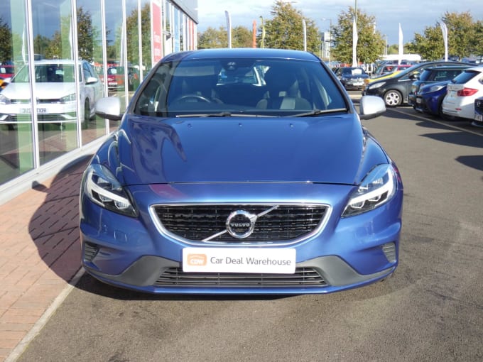 2017 Volvo V40