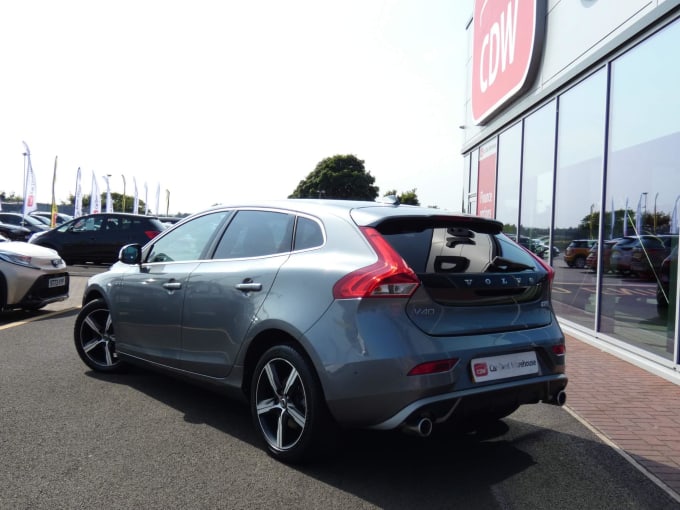 2019 Volvo V40