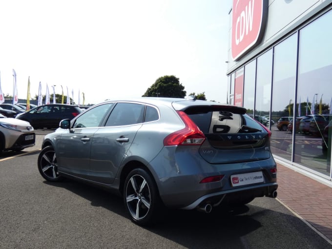 2019 Volvo V40