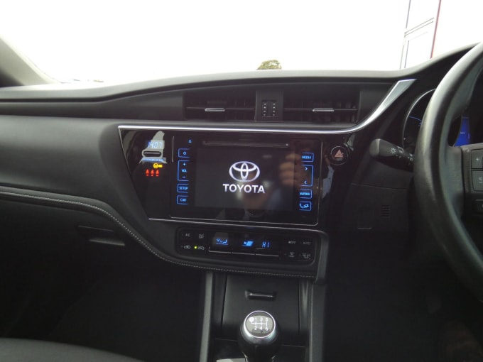 2016 Toyota Auris