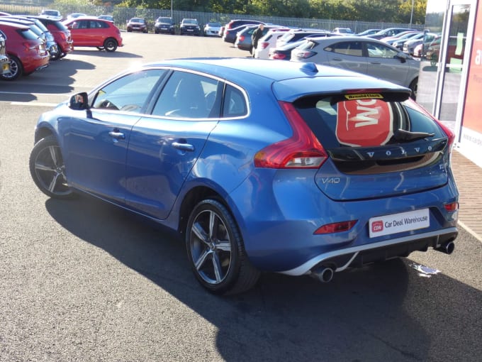 2017 Volvo V40