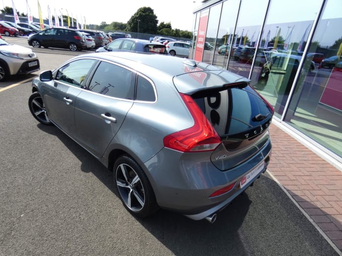 2019 Volvo V40