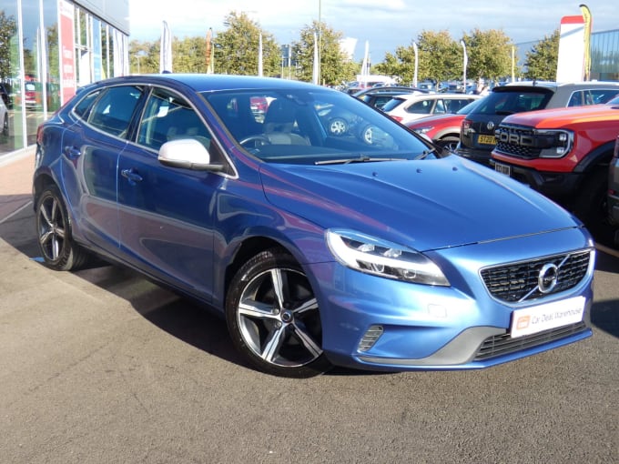 2017 Volvo V40