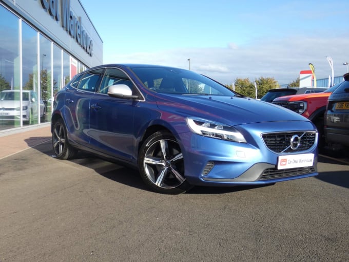 2017 Volvo V40