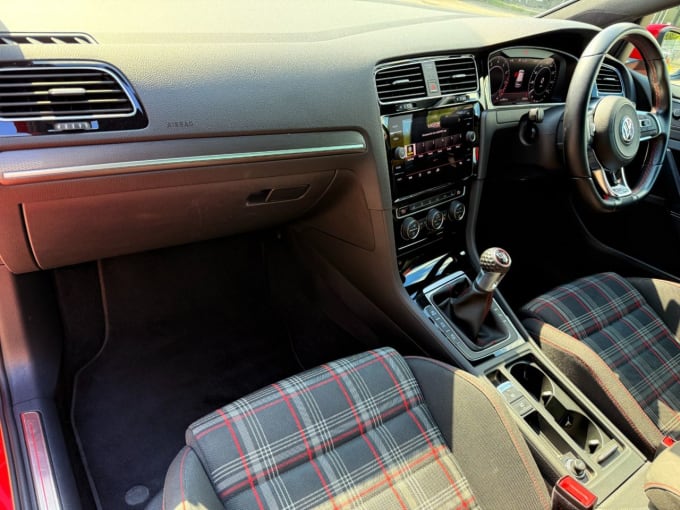 2025 Volkswagen Golf